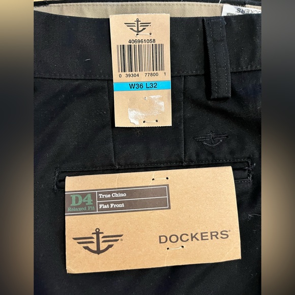 Dockers Flat Front Relaxed Fit 36x32 NWT - Picture 3 of 6